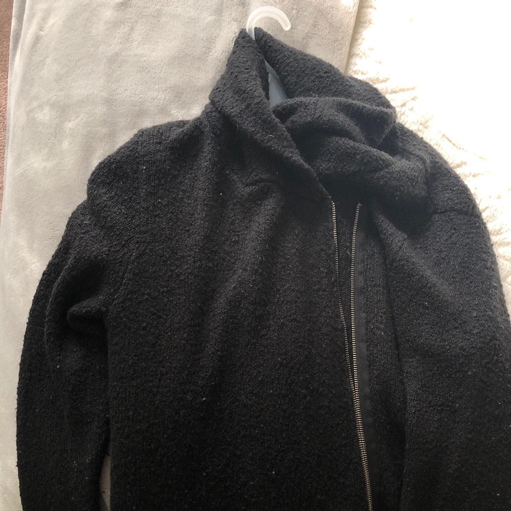 H&M mid-length sweater. Size medium.